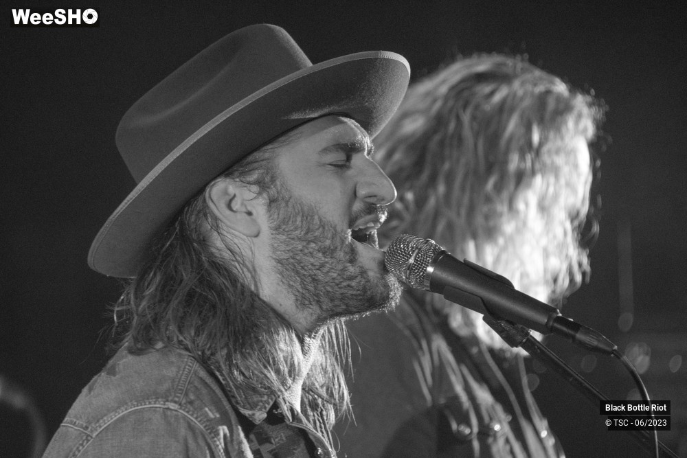 1/14 photos du spectacle Black Bottle Riot – Blues in Athena