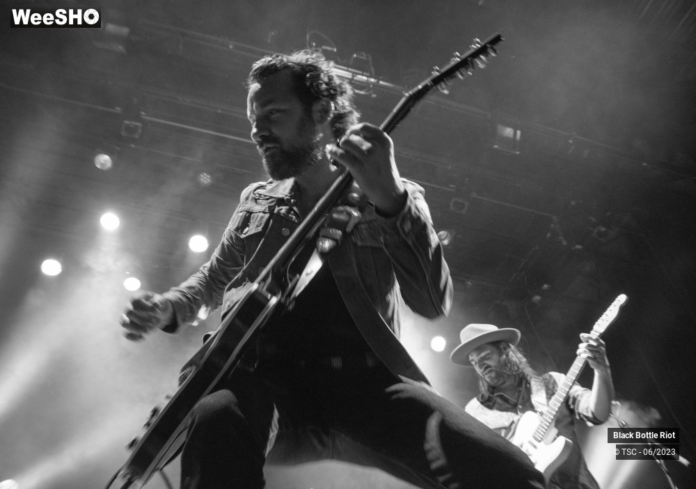 13/14 photos du spectacle Black Bottle Riot – Blues in Athena
