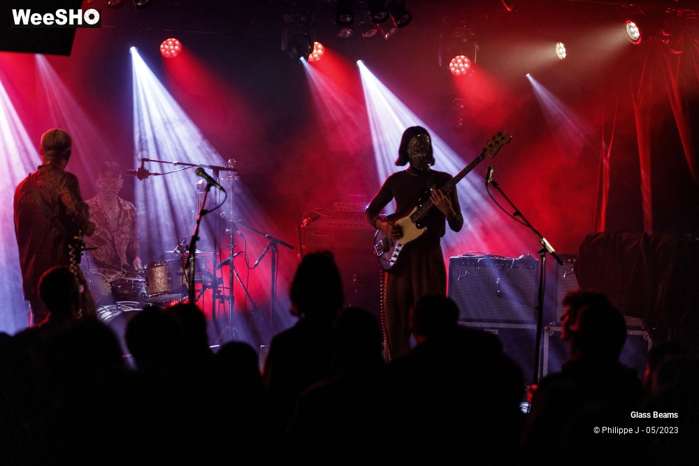 14/16 photos du spectacle Glass Beams