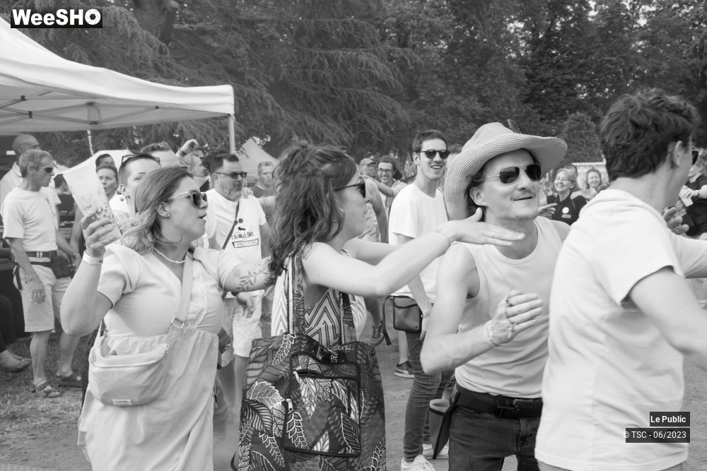 16/27 photos du spectacle Ambiance du dimanche aux Agités du Mélange 2023