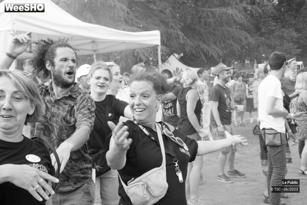 18/27 photos du spectacle Ambiance du dimanche aux Agités du Mélange 2023