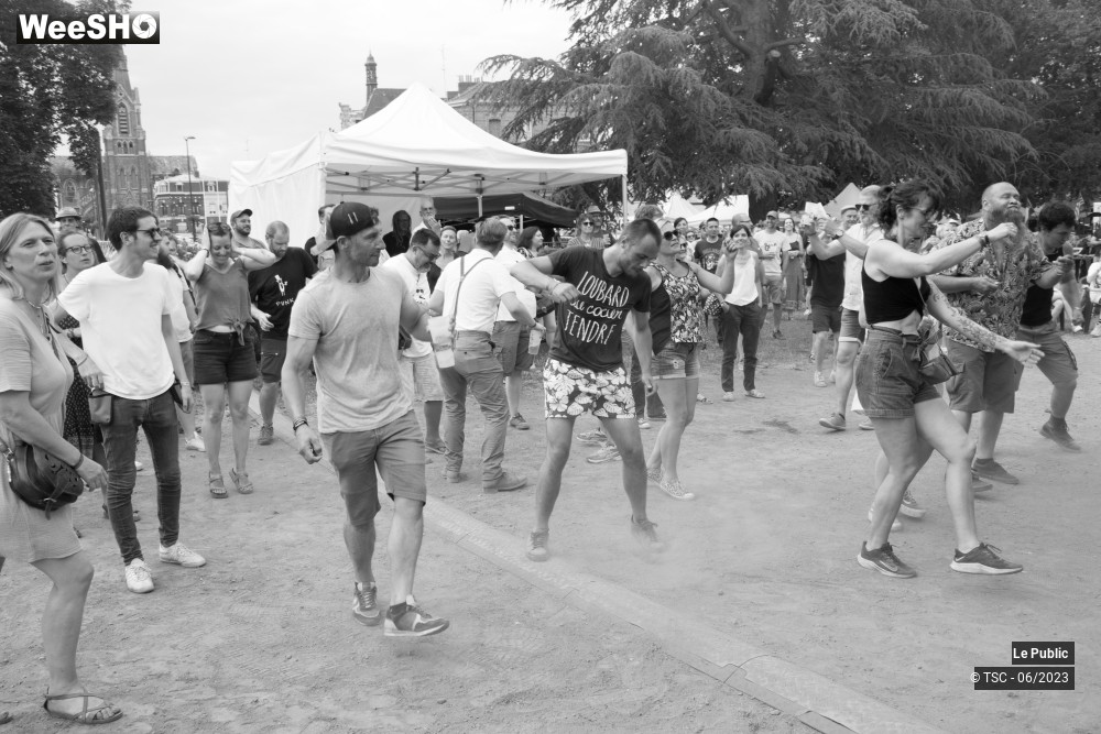20/27 photos du spectacle Ambiance du dimanche aux Agités du Mélange 2023