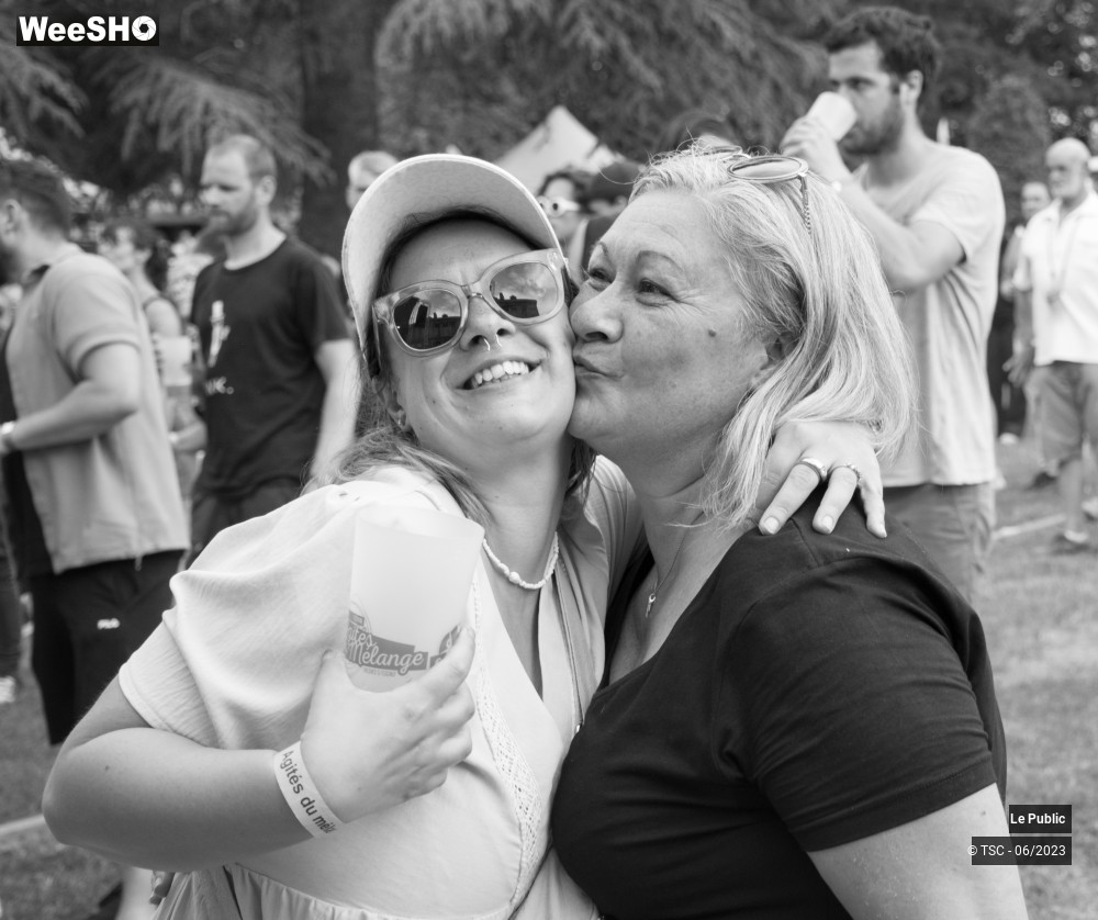 23/27 photos du spectacle Ambiance du dimanche aux Agités du Mélange 2023