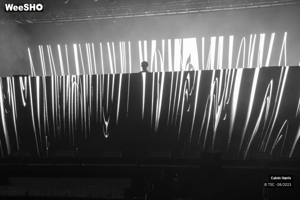 2/11 photos du spectacle Calvin Harris