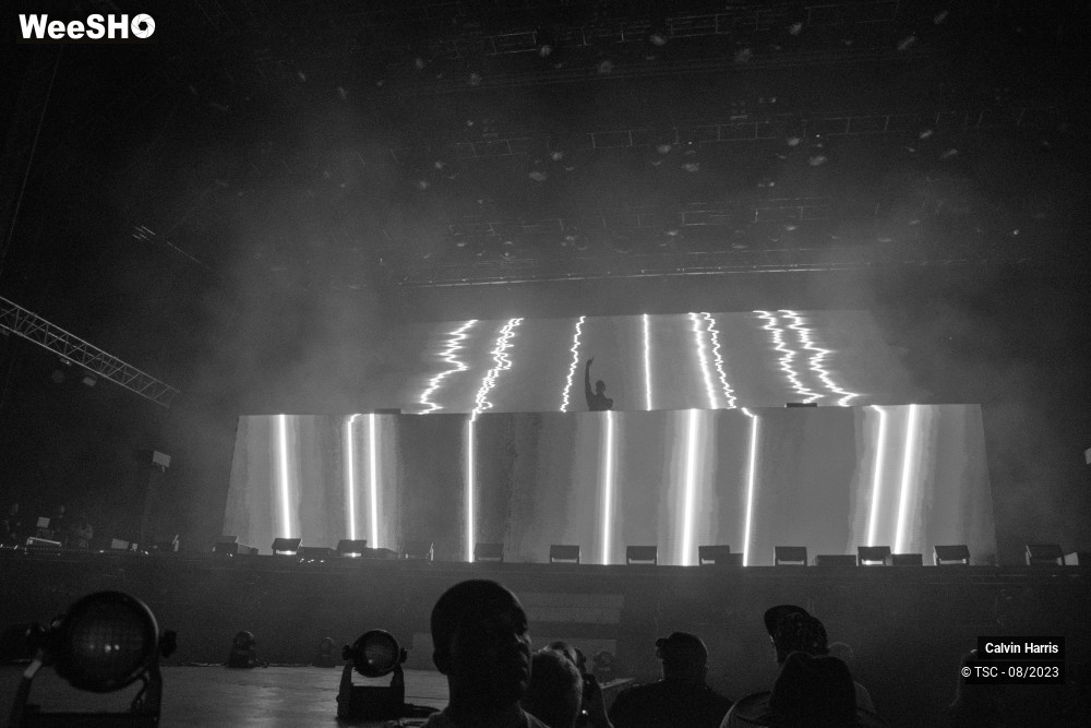 4/11 photos du spectacle Calvin Harris