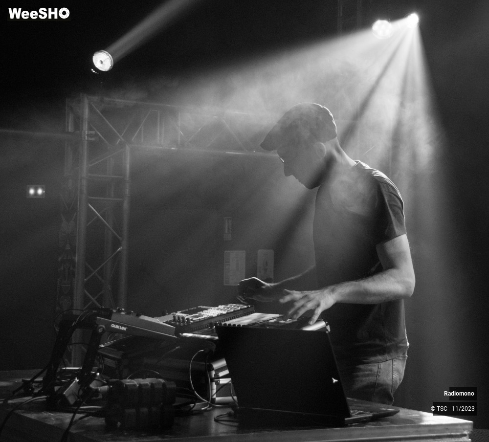 3/8 photos du spectacle Radiomond