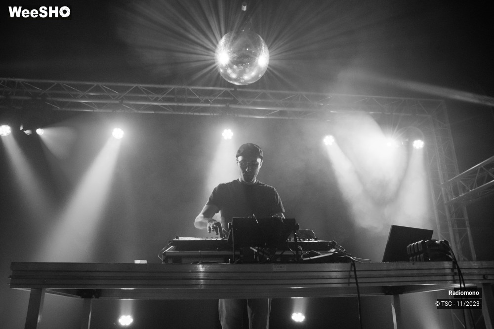 8/8 photos du spectacle Radiomond