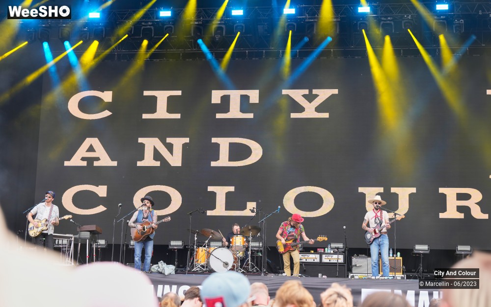 6/13 photos du spectacle City And Colour