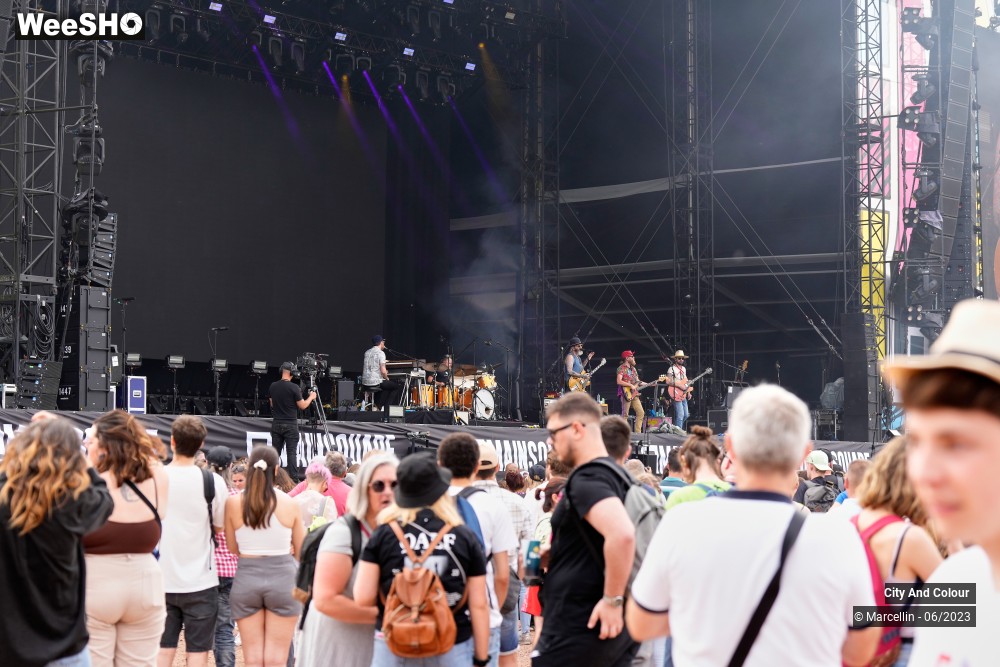 13/13 photos du spectacle City And Colour