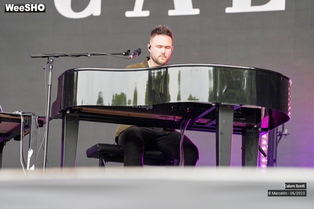 4/23 photos du spectacle Calum Scott