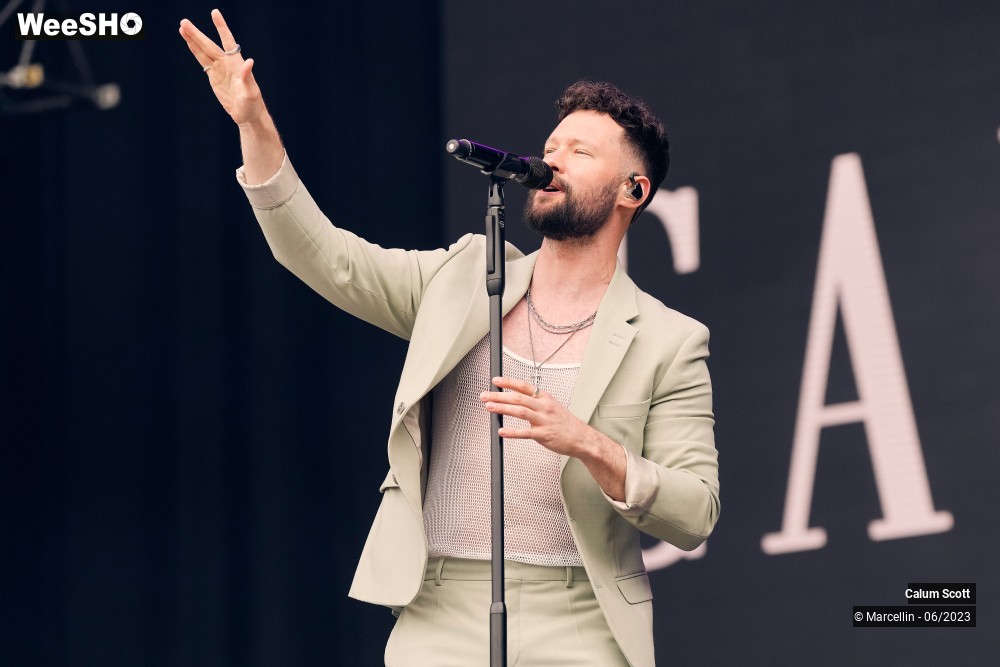 8/23 photos du spectacle Calum Scott