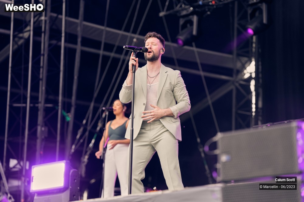 16/23 photos du spectacle Calum Scott