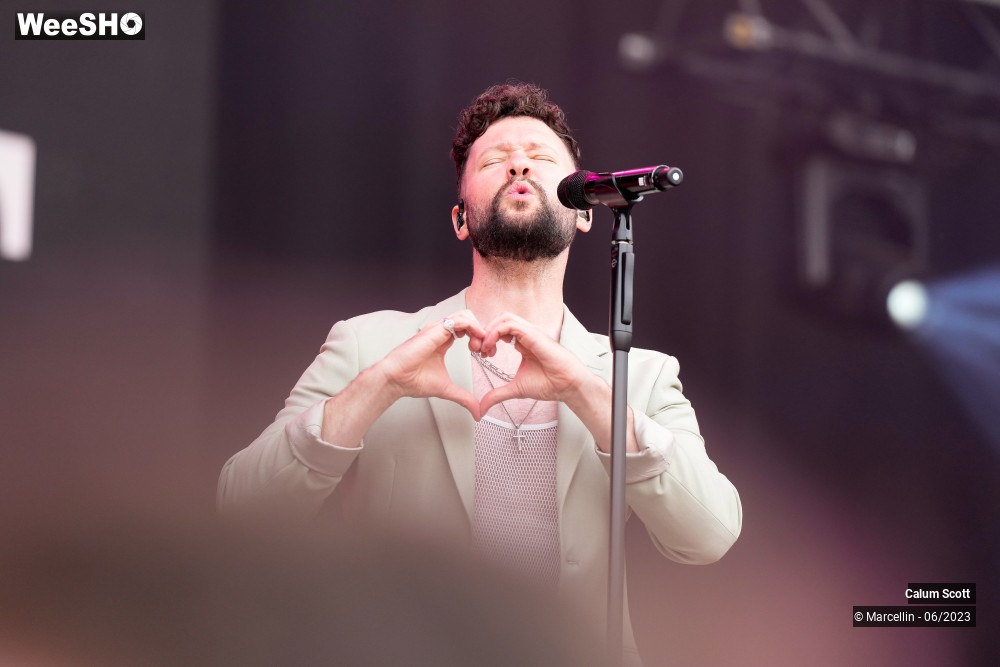 20/23 photos du spectacle Calum Scott