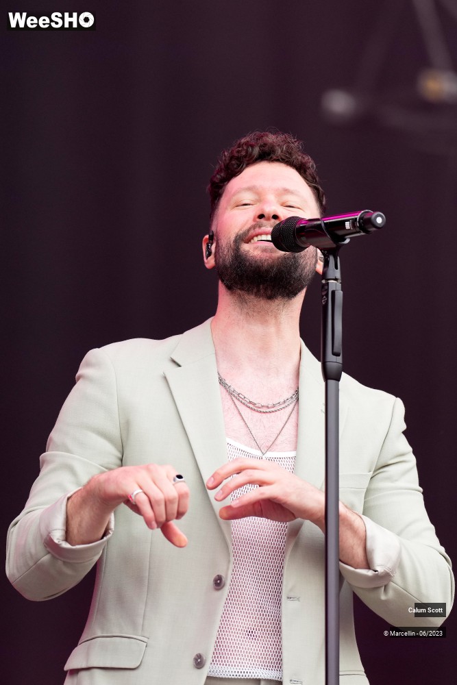21/23 photos du spectacle Calum Scott
