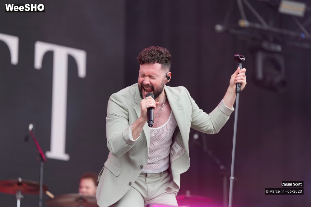22/23 photos du spectacle Calum Scott