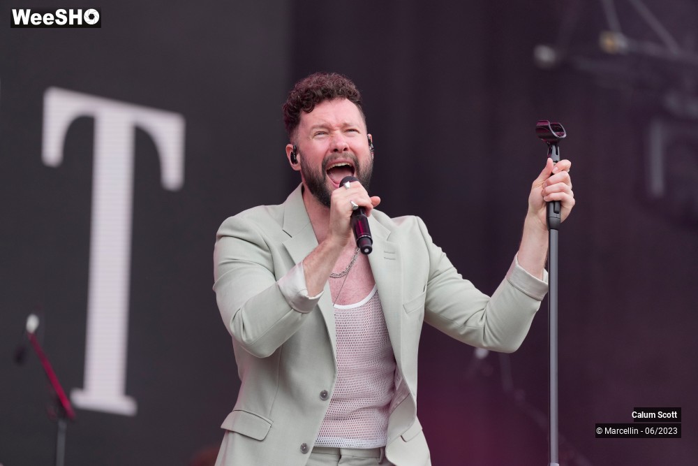 23/23 photos du spectacle Calum Scott