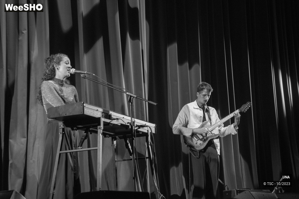 3/6 photos du spectacle UNA