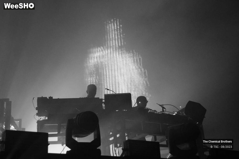 8/11 photos du spectacle The Chemical Brothers