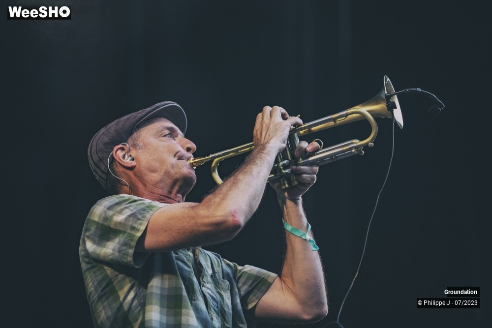 17/20 photos du spectacle Groundation