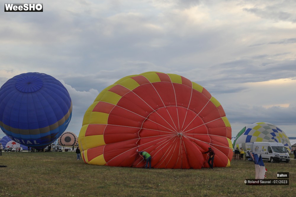 51/89 photos du spectacle Montgolfières