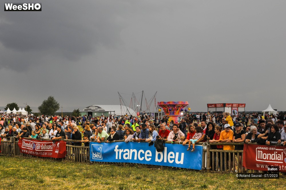 70/89 photos du spectacle Montgolfières