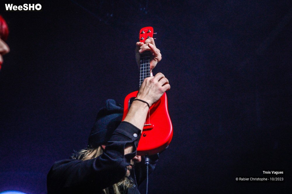 28/58 photos du spectacle Trois Vagues