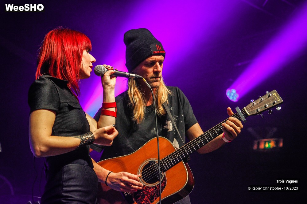 32/58 photos du spectacle Trois Vagues