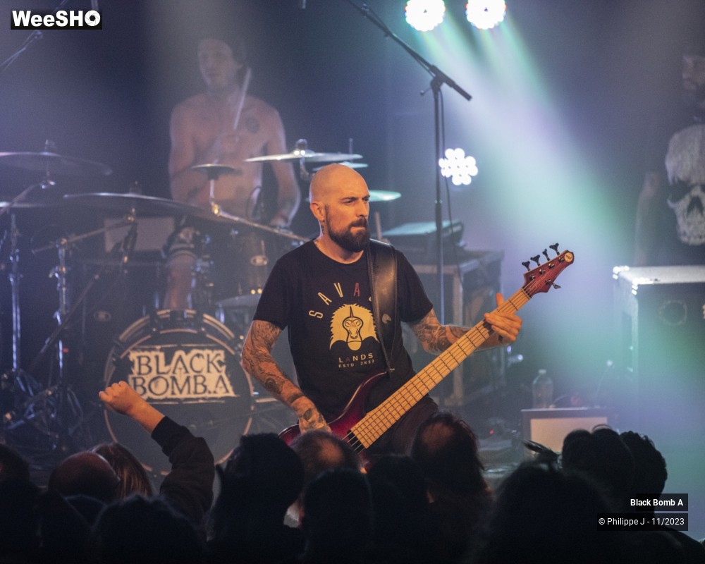 15/15 photos du spectacle Black Bomb A