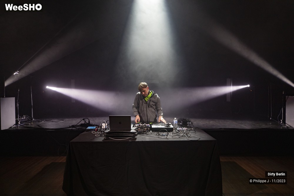 4/10 photos du spectacle Dirty Berlin