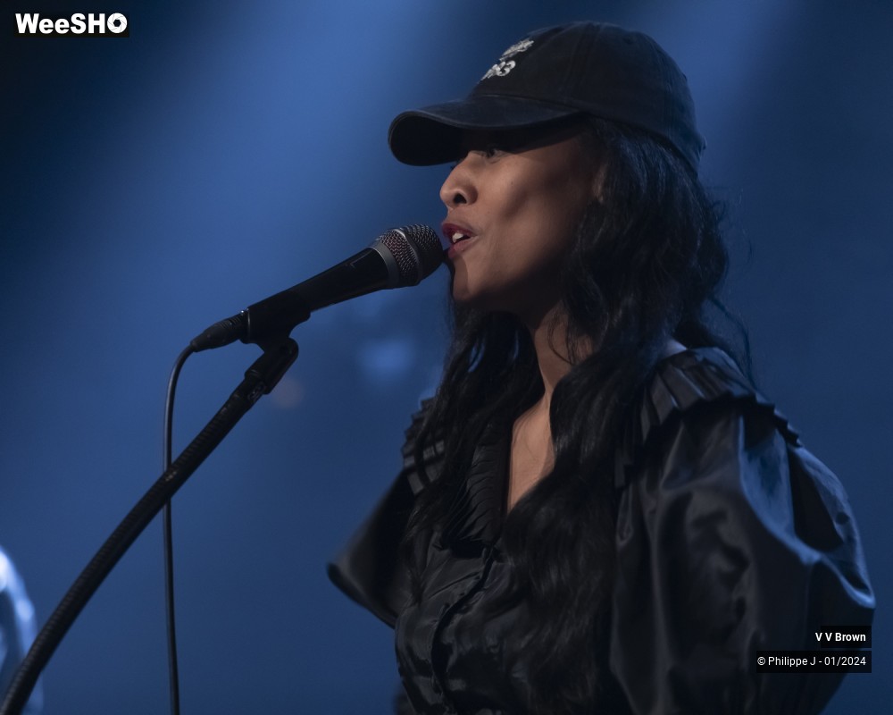 13/16 photos du spectacle V V Brown