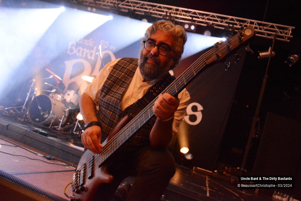 16/22 photos du spectacle Uncle Bard & The Dirty Bastards