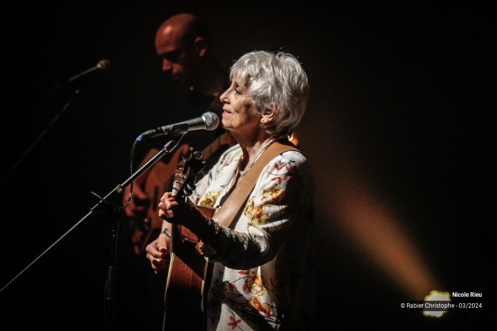 9/34 photos du spectacle Nicole Rieu