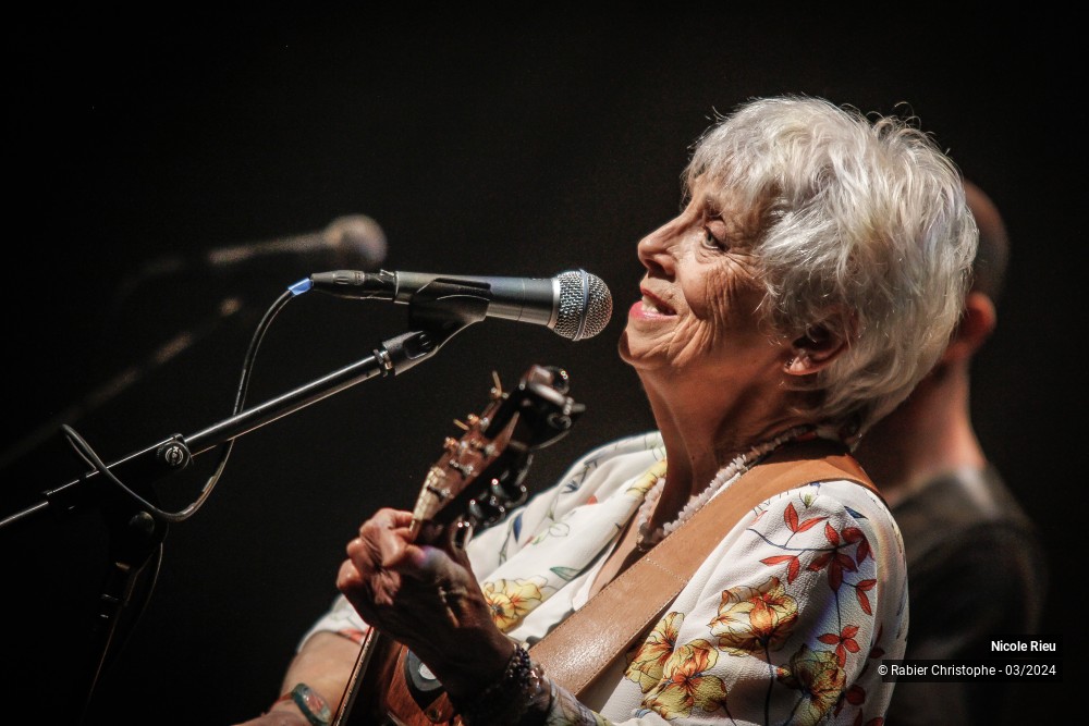 11/34 photos du spectacle Nicole Rieu