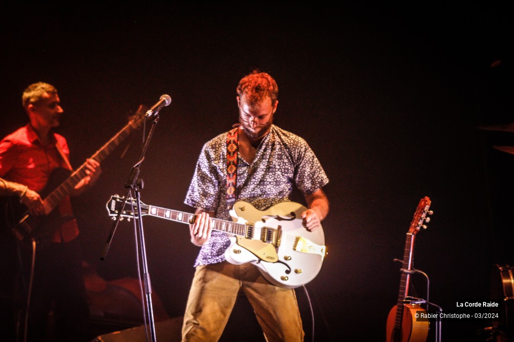 34/44 photos du spectacle La Corde Raide