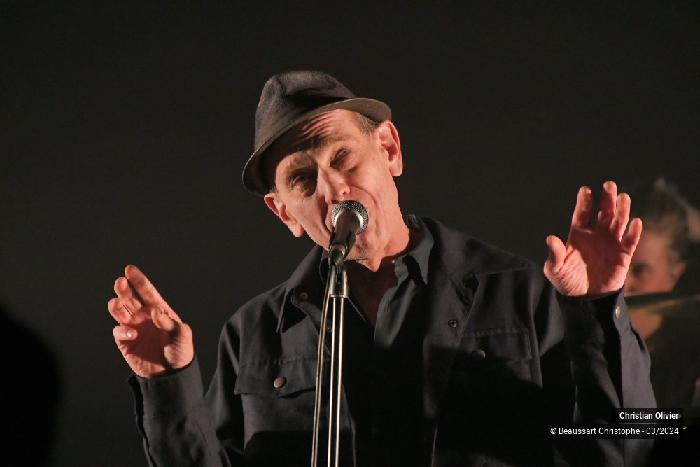 2/45 photos du spectacle Christian Olivier