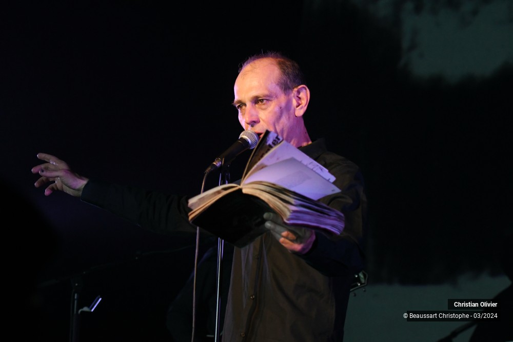 22/45 photos du spectacle Christian Olivier