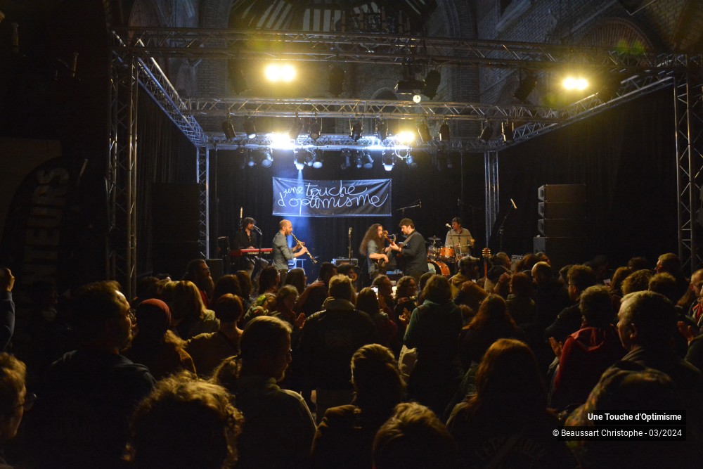 20/24 photos du spectacle Une Touche d'Optimisme