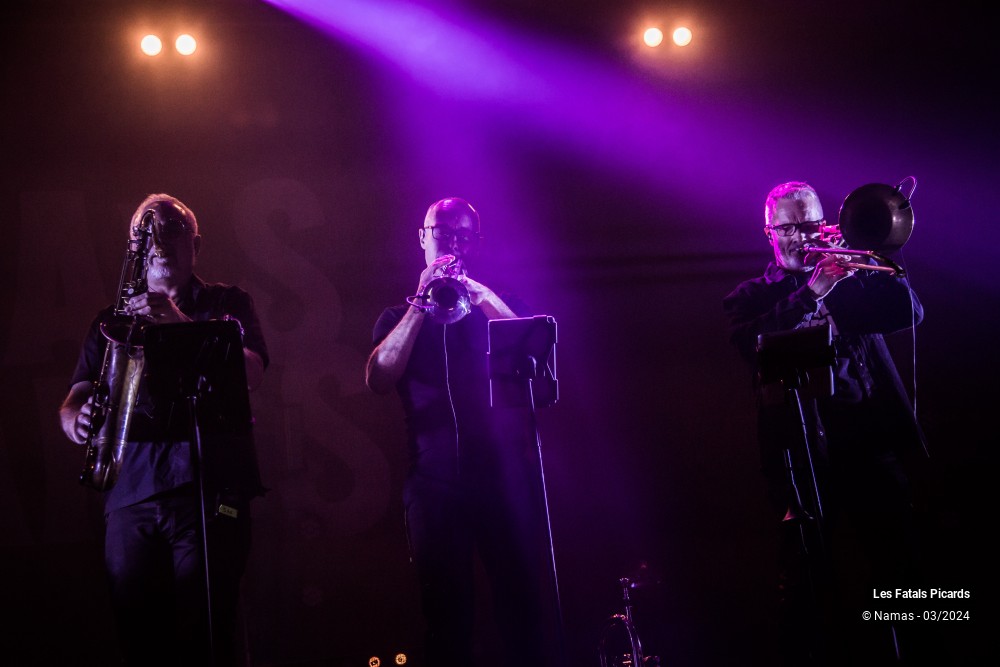 8/87 photos du spectacle Les Fatals Picards