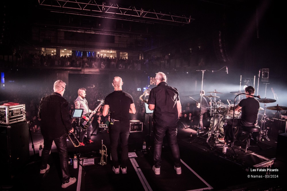 15/87 photos du spectacle Les Fatals Picards