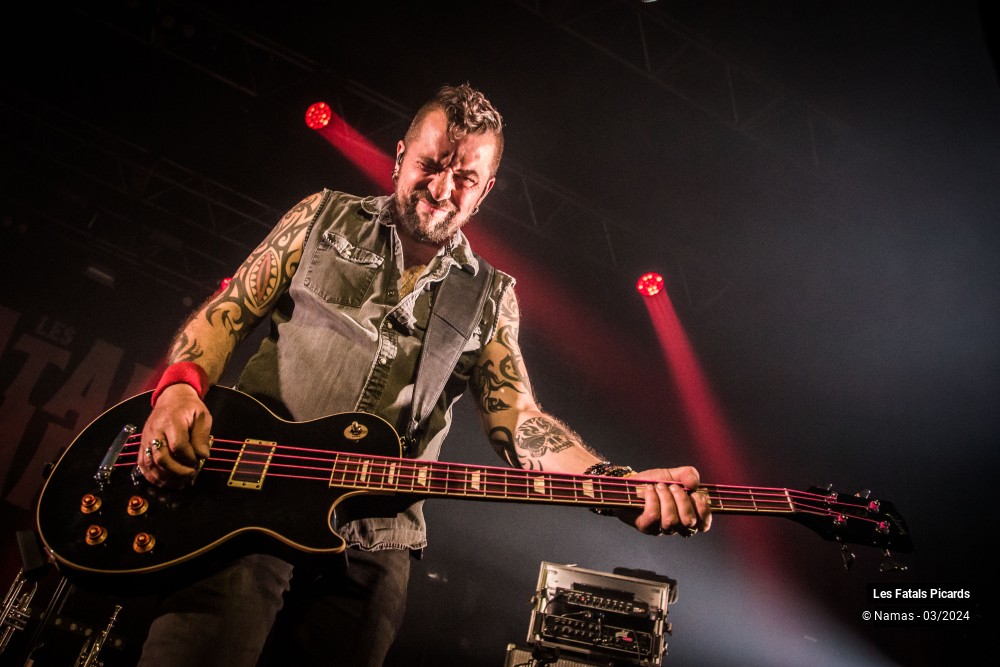 30/87 photos du spectacle Les Fatals Picards