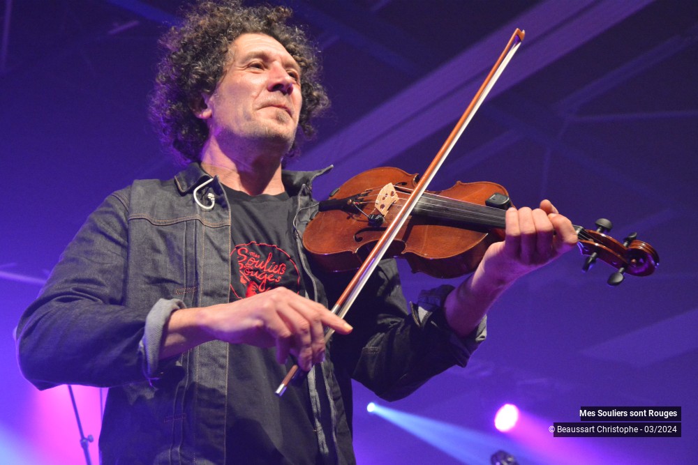 17/63 photos du spectacle Mes Souliers Sont Rouges