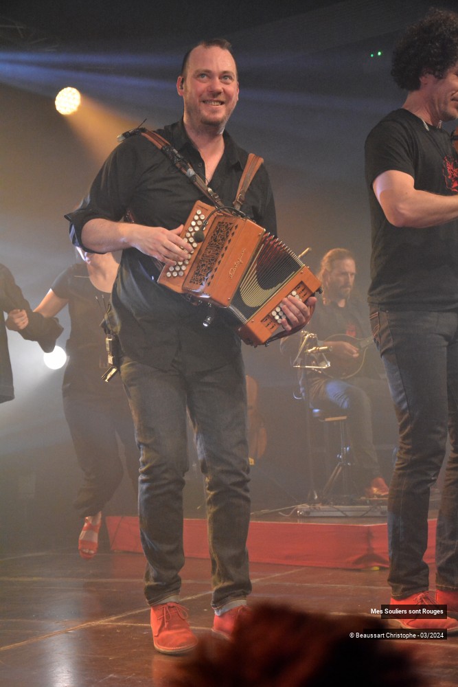 45/63 photos du spectacle Mes Souliers Sont Rouges