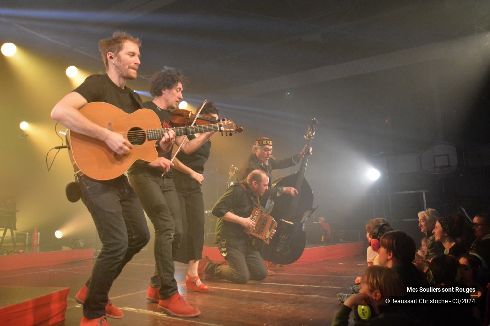 46/63 photos du spectacle Mes Souliers Sont Rouges