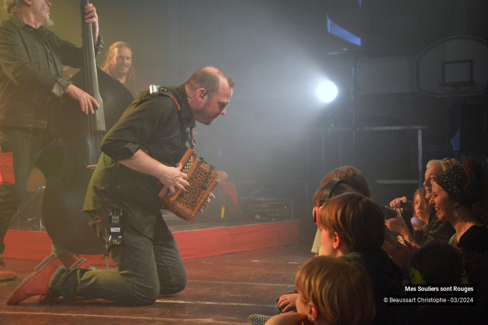 47/63 photos du spectacle Mes Souliers Sont Rouges