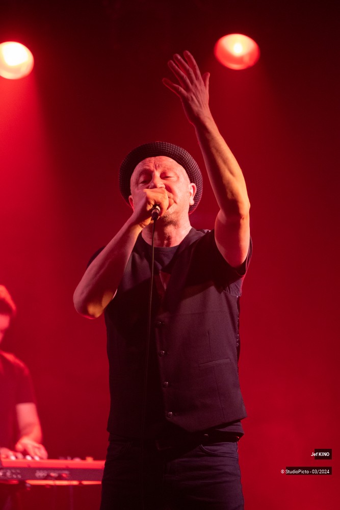 26/70 photos du spectacle Jef KINO