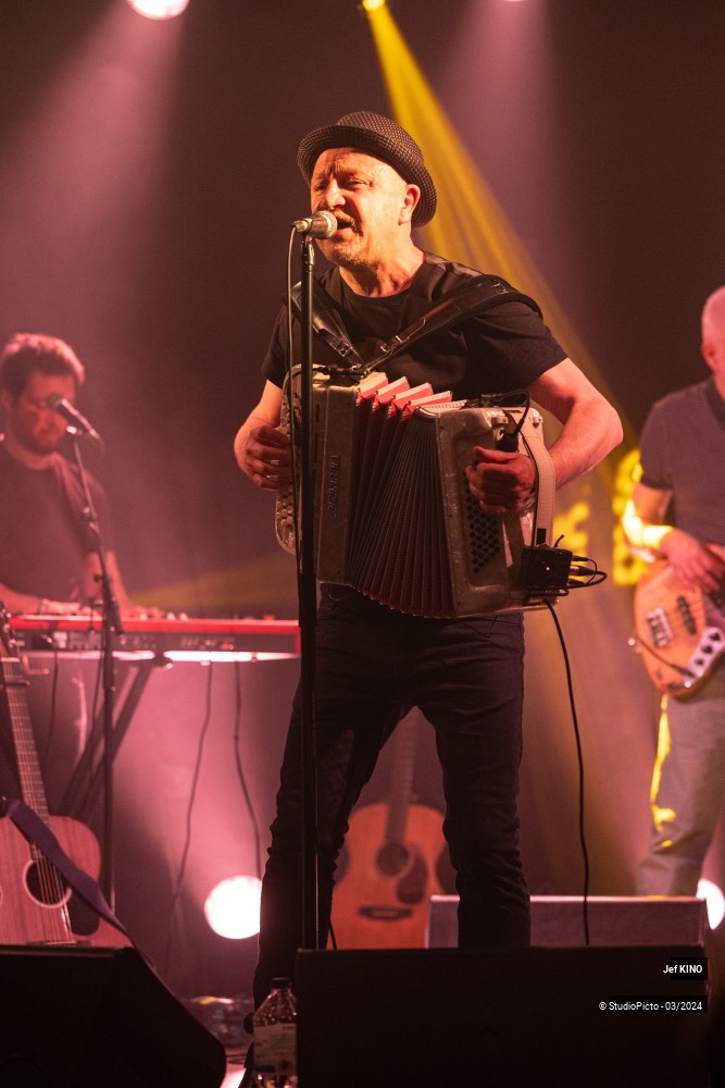 40/70 photos du spectacle Jef KINO