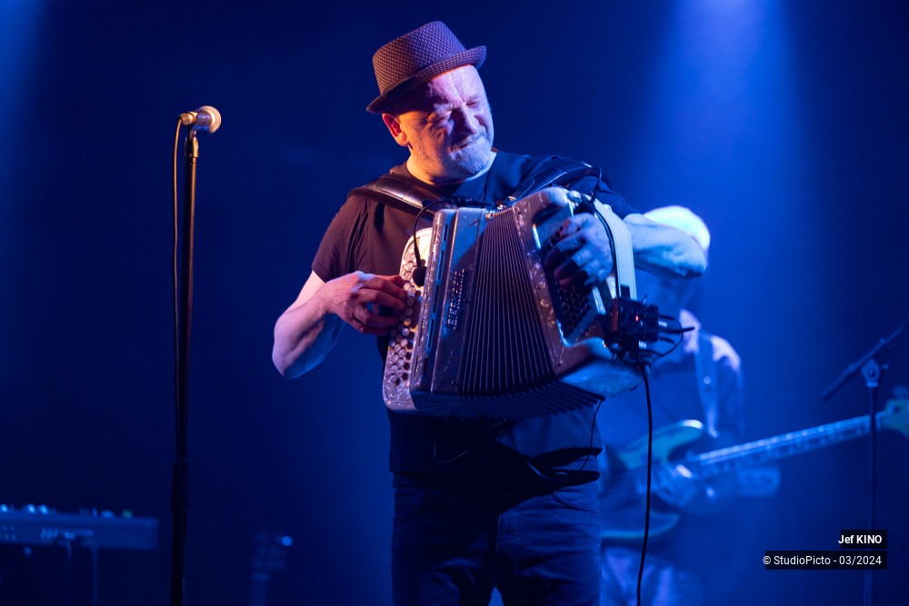 50/70 photos du spectacle Jef KINO