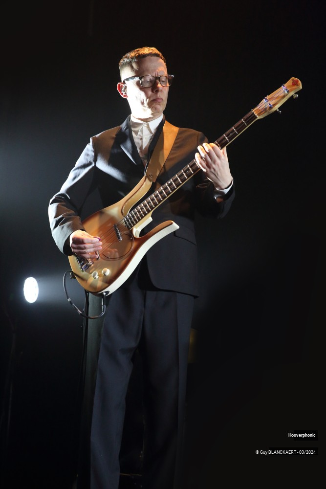 3/6 photos du spectacle Hooverphonic au splendid