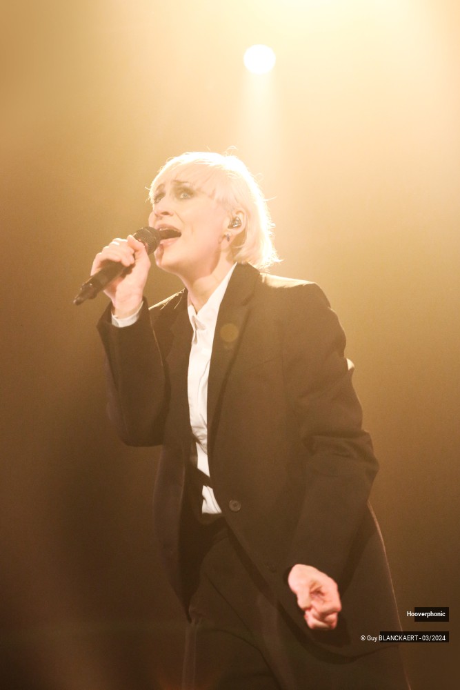 4/6 photos du spectacle Hooverphonic au splendid