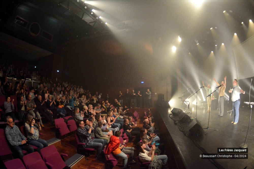 58/59 photos du spectacle Les Frères Jacquard